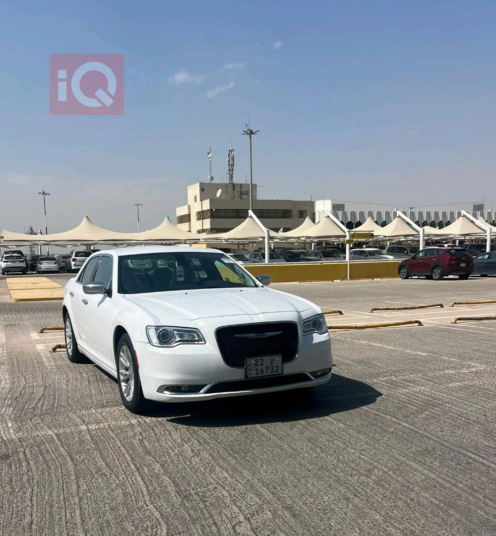 کرایسلەر 300